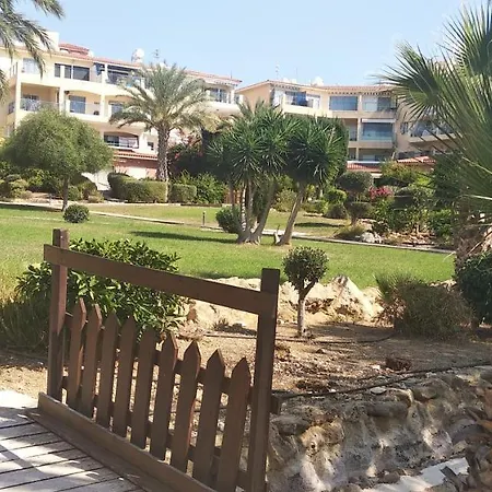 Regina Gardens Near The Beach-tim And Nik Διαμέρισμα